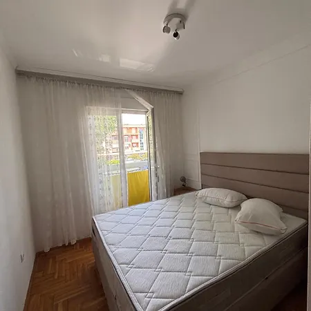 Apartmán Modern Free Parking , Near Center, Shopping Center Big, Clinical Center Of Montenegro And Quarter *